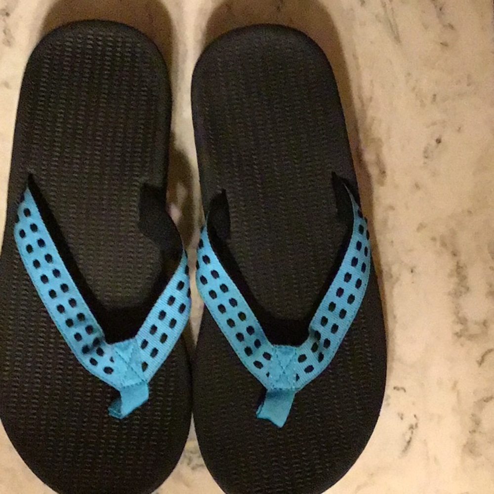 Eddie Bauer rubber flip flop thong sandals. - Picture 2 of 5